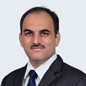 headshot-raunak-DbjEabQY